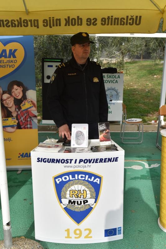 Auto klub Zadar prezentirao simulator prevrtanja i sudara, Foto: Dino Stanin/PIXSELL Auto klub Zadar prezentirao simulator prevrtanja i sudara, Foto: Dino Stanin/PIXSELL