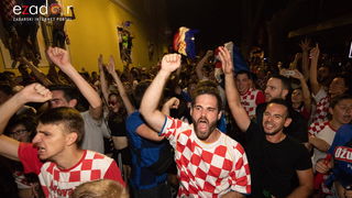 Čudesna noć: Velika fešta ulicama Zadra nakon plasmana Vatrenih u finale SP Čudesna noć: Velika fešta ulicama Zadra nakon plasmana Vatrenih u finale SP