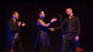 Veličanstvena Amira Medunjanin oduševila Zadrane u klubu Arsenal. Foto: Vinko Pešić Veličanstvena Amira Medunjanin oduševila Zadrane u klubu Arsenal. Foto: Vinko Pešić