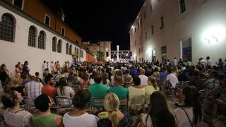17.07.2013., Zadar – Na Poljani Sime Budinica odrzan je koncert Simon Marlowa i Jazz orkestra HRT-a. Photo: Filip Brala/PIXSELL 17.07.2013., Zadar – Na Poljani Sime Budinica odrzan je koncert Simon Marlowa i Jazz orkestra HRT-a. Photo: Filip Brala/PIXSELL
