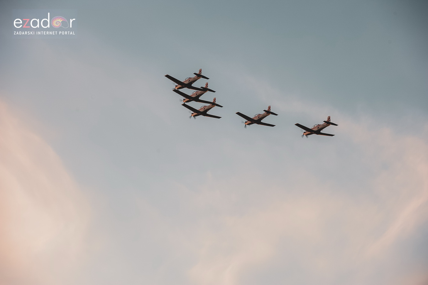 Zadar priredio čudesan doček svojim Vatrenim herojima (1)