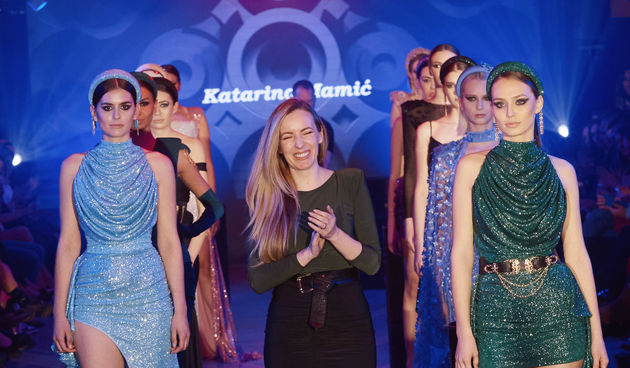 Domaći dizajneri u Biogradu predstavili kolekcije za aktualnu sezonu