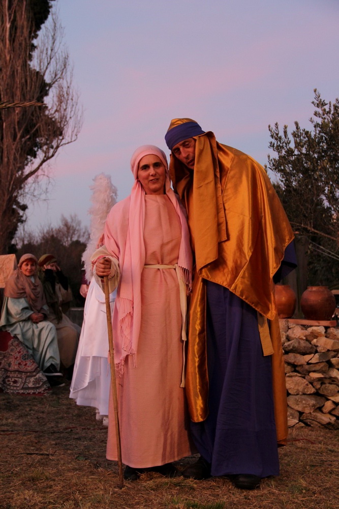 U Diklu kod bunara upriličene žive jaslice U Diklu kod bunara upriličene žive jaslice