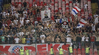 Bukurest, 260810.
Gradski stadion.
Uzvratna utakmica cetvrtog kola kvalifikacija za Europsku ligu izmedju Uniree i Hajduka.
Na fotografiji: Torcida.
Foto: Ante Cizmic / CROPIX