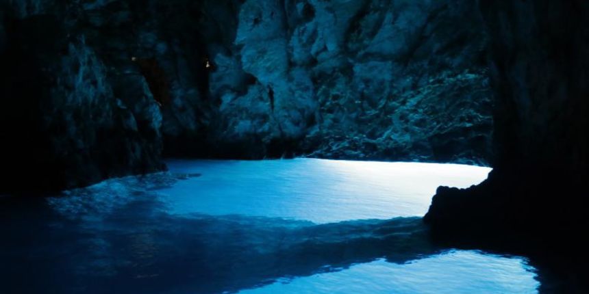 Bisevo – Ovaj otok nudi mnostvo ljepota koje vrijedi posjetiti, a jedna od njih je svakako i Modra spilja. Photo: Dalibor Urukalovic/PIXSELL