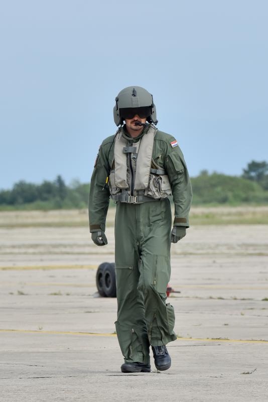 U Zracnoj bazi Zemunik odrzana je prezentacija pocetka letacke obuke na helikopterima OH-58D Kiowa Warrior koji su donacija americke vojske. Prezentaciji je naocio ministar obrane RH Damir Krsticevic koji je sudjelovao u trenaznom letu