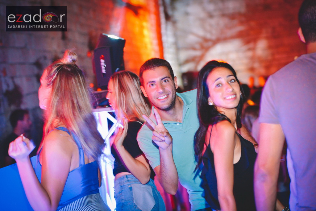 Saturday Night with DJ Dizzy @ Svarog Bar