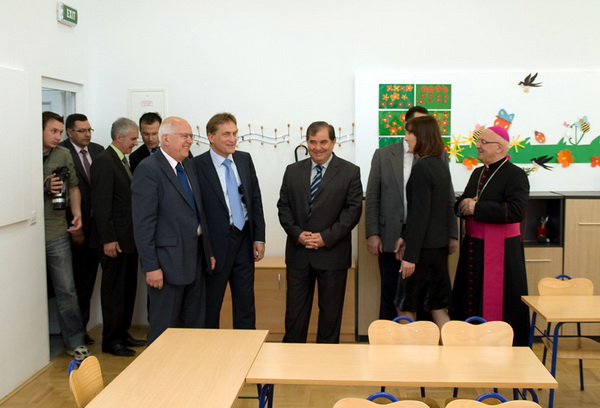 Svecano otvaranje obnovljene osnovne skole Kruno Krstic u Arbanasima