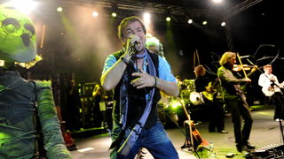 Zadar, 070510
U sklopu velike Gibonnijeve turneje Toleranca tour 2010, odrzan je koncert u Zadru u dvorani Kresimira Cosica na Visnjiku. 
Foto: Andrija Lucic / CROPIX