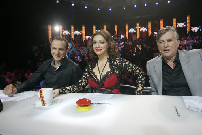 Zagreb, 051110.
Studio 2 Jadran filma, Oporovecka 12. 
Supertalent show Nove TV.
Na slici: clanovi zirija Supertalenta, Nina Badric, Dubravko Merlic i Enis Beslagic. 
Foto: Ranko Suvar / CROPIX