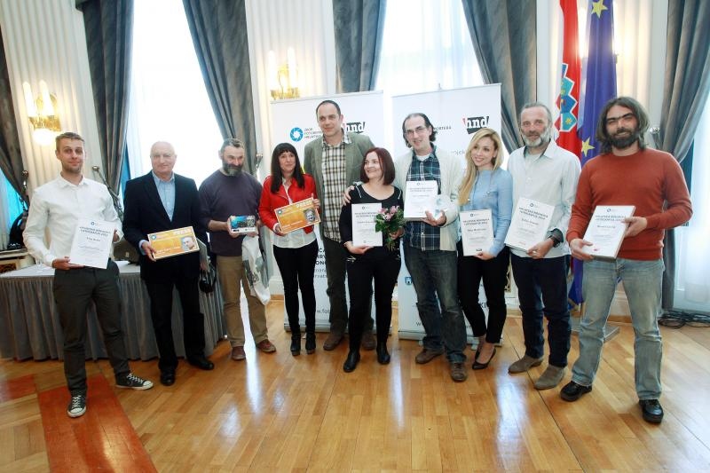 Velika dvorana HND-a, Proglasenje pobjednika 12. natjecaja Hrvatska novinska fotografija. Photo: Goran Jakus/PIXSELL Velika dvorana HND-a, Proglasenje pobjednika 12. natjecaja Hrvatska novinska fotografija. Photo: Goran Jakus/PIXSELL