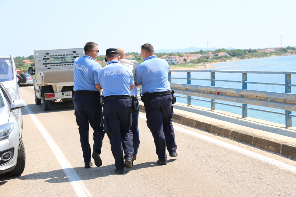 Privođenje Kristijana Kapovića, načelnika općine Vir