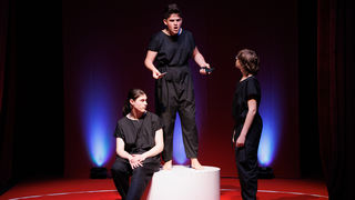 Igrajmo se: Zabranjeno mlađima od 15 strana A