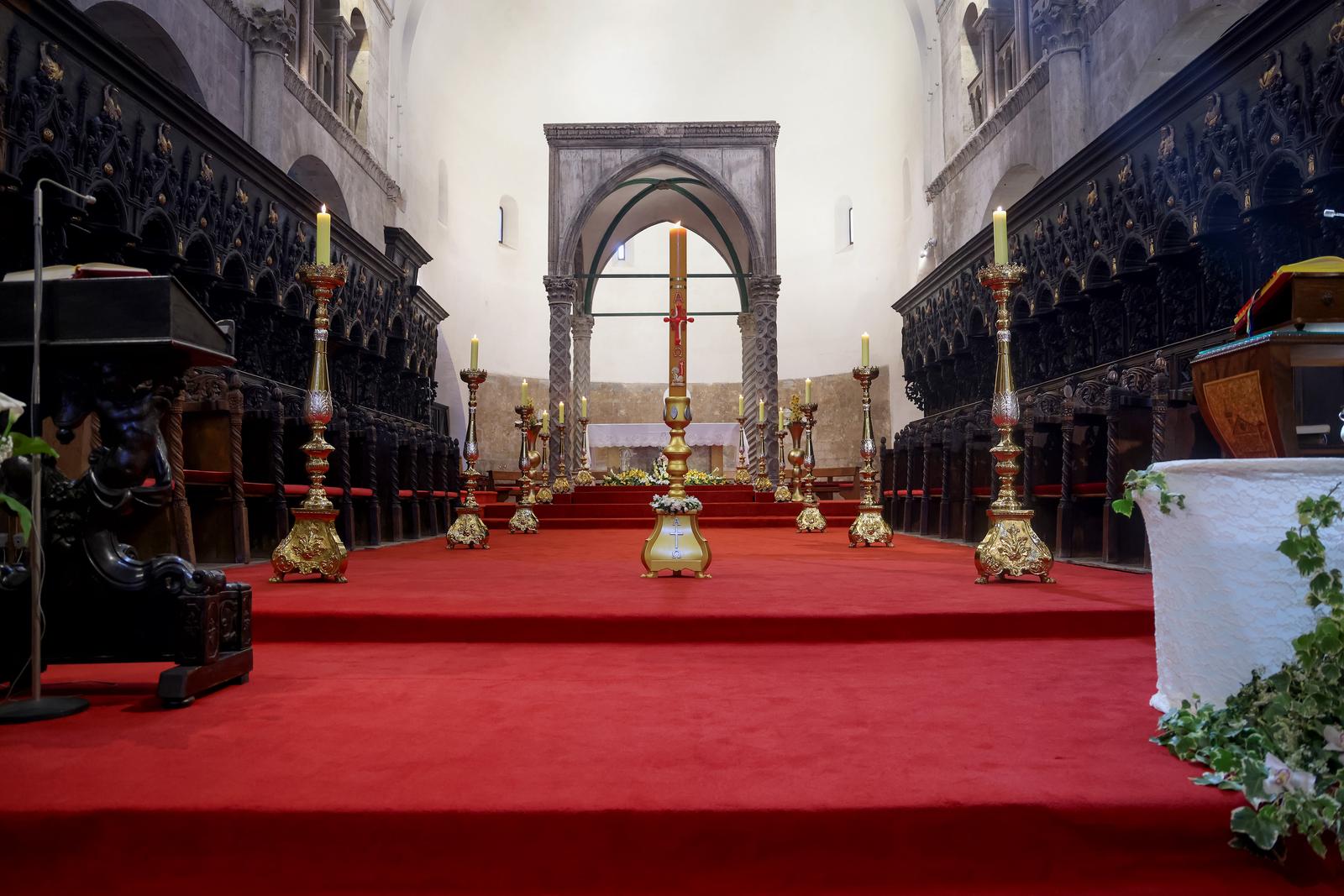 Uskršnja misa, katedrala Svete Stošije Uskršnja misa, katedrala Svete Stošije