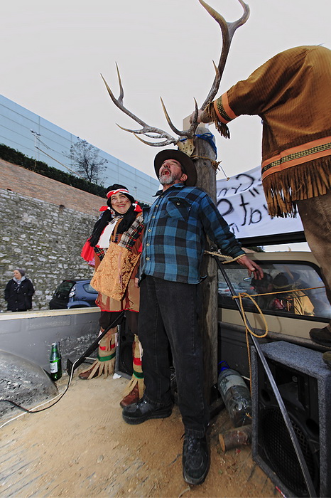 Karneval 2012: Pleme “Crna jama” iz rezervata Stanovi Karneval 2012: Pleme “Crna jama” iz rezervata Stanovi