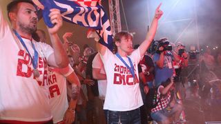 Zadrani na Forumu priredili spektakularan doček za svoje Vatrene Zadrani na Forumu priredili spektakularan doček za svoje Vatrene