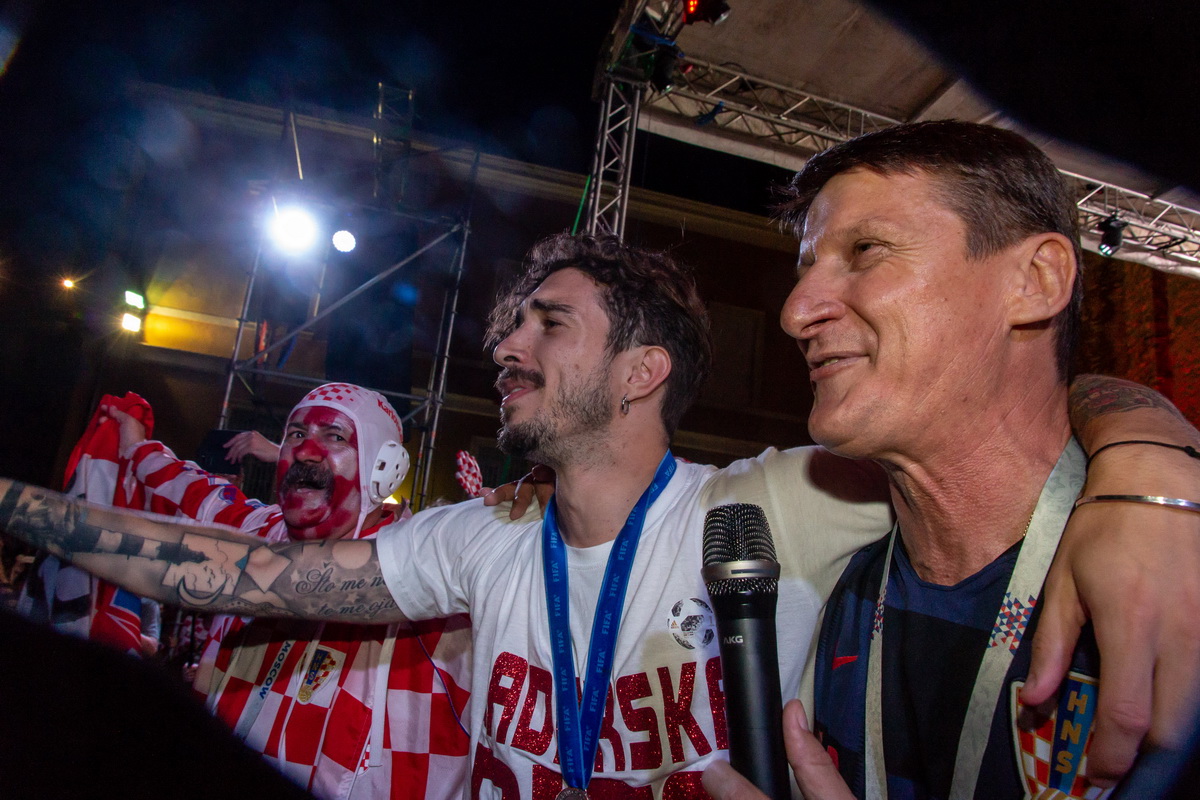 Veličanstven doček četvorice zadarskih Vatrenih od Gradskog mosta do Foruma