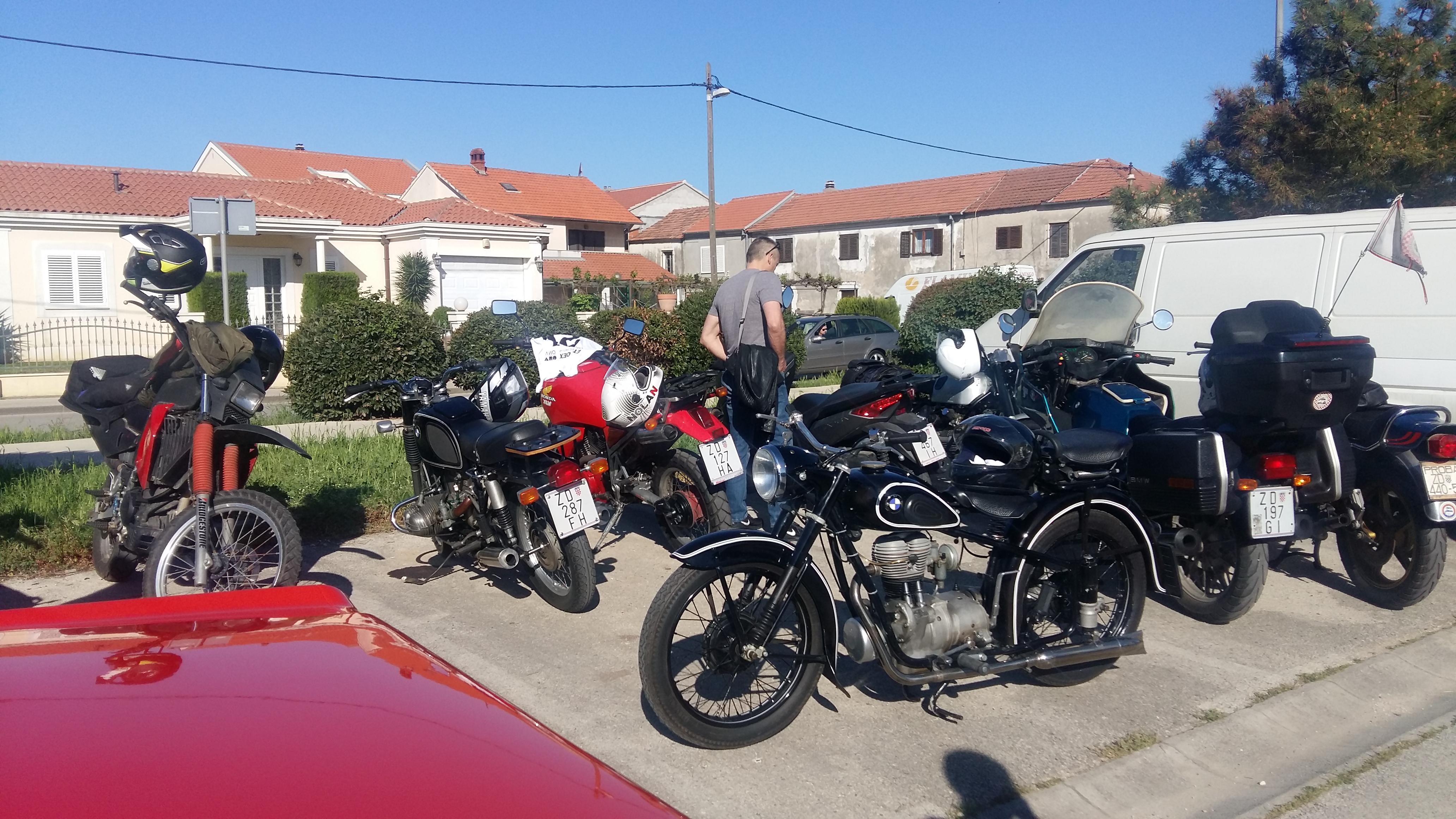 Start utrke oldtimera u uvali Bregdetti