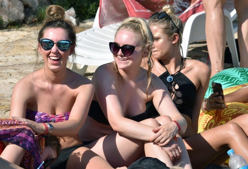 Drugi dan Love International Festivala u Tisnom. Photo. Hrvoje Jelavić/PIXSELL Drugi dan Love International Festivala u Tisnom. Photo. Hrvoje Jelavić/PIXSELL