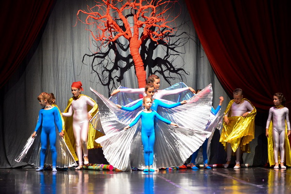 Circo Art u HNK Zadar izveo predstavu “Povratak u prirodu”