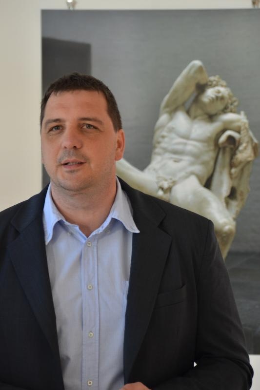 U Galeriji C8 otvorena je izlozba Ars Amatoria ljubav i erotika u starom Rimu koju organiziraju Arheoloski muzej Zadar i Arheoloski muzej Istre .O izlozbi su govorili Darko Komso ravnatelj Arheoloskog muzeja u Puli i Autorica izlozbe dr. sc. Kornelija A. U Galeriji C8 otvorena je izlozba Ars Amatoria ljubav i erotika u starom Rimu koju organiziraju Arheoloski muzej Zadar i Arheoloski muzej Istre .O izlozbi su govorili Darko Komso ravnatelj Arheoloskog muzeja u Puli i Autorica izlozbe dr. sc. Kornelija A.