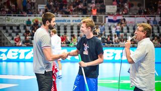 U doista sjajnoj atmosferi koju je stvorilo oko 5000 navijača iz cijele Hrvatske, naši su rukometni reprezentativci remizirali sa Švedskom i to s rezultatom 25-25. Bila je to ‘kaubojima’ pretposljednja pripremna utakmica uoči Olimpijskih igara