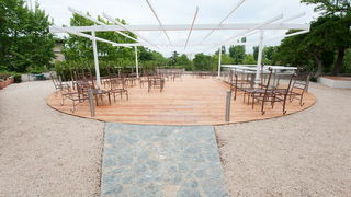 Zadar, 230512.
U subotu se u gradskom parku Kraljice Jelene Madijevke iznad trga Pet bunara nakon visemjesecnih radova i priprema otvara “Lounge & bar Ledana”. “Ledana” je projekt poduzeca “Riva Libruna”, u vlasnistvu Branimira Markova.
Na fotografiji: de Zadar, 230512.
U subotu se u gradskom parku Kraljice Jelene Madijevke iznad trga Pet bunara nakon visemjesecnih radova i priprema otvara “Lounge & bar Ledana”. “Ledana” je projekt poduzeca “Riva Libruna”, u vlasnistvu Branimira Markova.
Na fotografiji: de