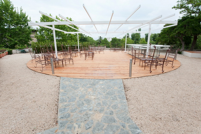 Zadar, 230512.
U subotu se u gradskom parku Kraljice Jelene Madijevke iznad trga Pet bunara nakon visemjesecnih radova i priprema otvara “Lounge & bar Ledana”. “Ledana” je projekt poduzeca “Riva Libruna”, u vlasnistvu Branimira Markova.
Na fotografiji: de Zadar, 230512.
U subotu se u gradskom parku Kraljice Jelene Madijevke iznad trga Pet bunara nakon visemjesecnih radova i priprema otvara “Lounge & bar Ledana”. “Ledana” je projekt poduzeca “Riva Libruna”, u vlasnistvu Branimira Markova.
Na fotografiji: de