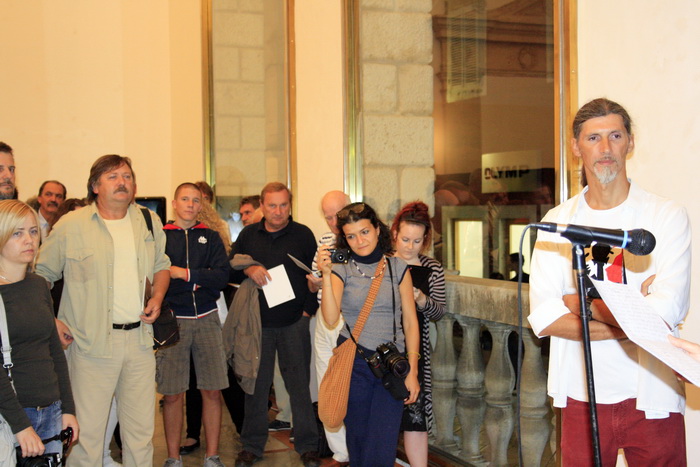 Gradska loza: Otvorenje izlozbe “Fragmenti jednog sjecanja” Roberta Marnike