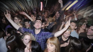 Split, 180311.
Spaladium Arena.
Koncert Bajaga u splitskoj Spaladium Areni ispunio je ocekivanja i dvorana je bila gotovo puna.
Foto: Paun Paunovic / CROPIX Split, 180311.
Spaladium Arena.
Koncert Bajaga u splitskoj Spaladium Areni ispunio je ocekivanja i dvorana je bila gotovo puna.
Foto: Paun Paunovic / CROPIX