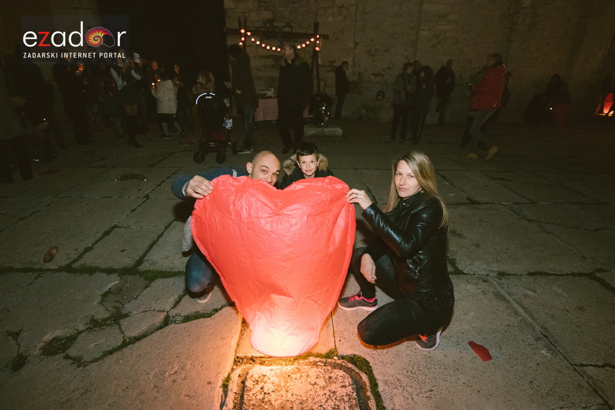 Humanitarni svjetlosni spektakl “Zaželi ljubav 2018.” @ Forum