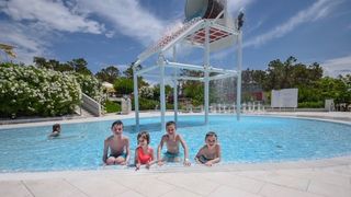 Obitelj Mandić uživa u ljetnim radostima u Zatonu Obitelj Mandić uživa u ljetnim radostima u Zatonu