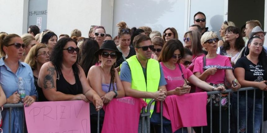 Građani prosvjedom pokušavaju spriječiti ovrhu nad sedmogodišnjim Cesareom