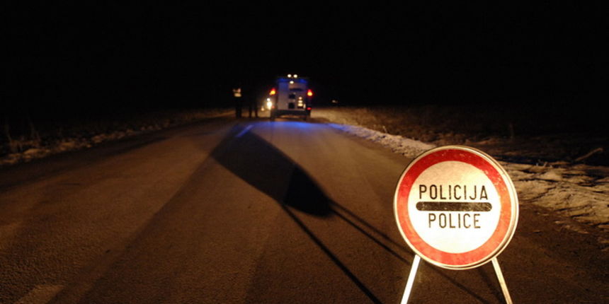 Varazdin, 111210. U noci s petka na subotu na cesti Kursanec – G. Kursanec kraj Varazdina doslo je do naleta osobnog vozila na dvoje pjesaka, od kojih je jedna osoba na mjestu preminula.  Na slivi: policija vrsi ocevid. Foto: Andrej Svoger / CROPIX