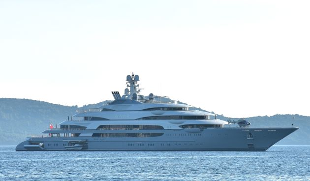 Deseta najveća jahta na svijetu “Ocean Victory” stigla u Zadar