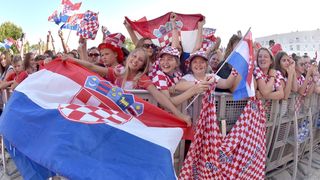 Zadar dočekao svoje Vatrene: Sve generacije okupile se na Forumu