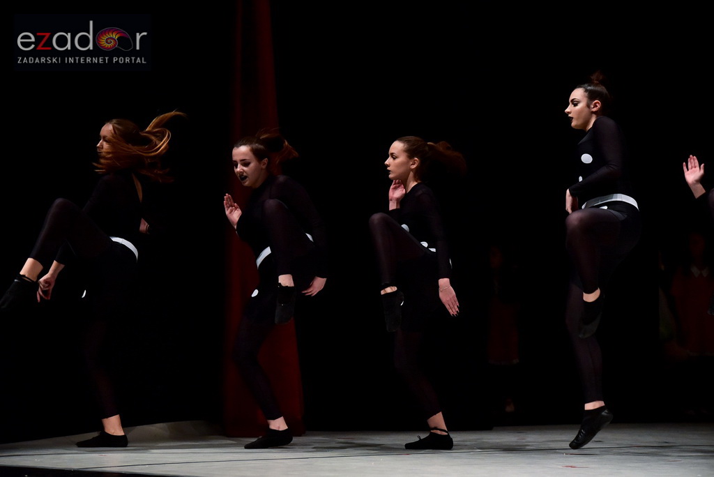 Predstava “Odgojoj” Plesne udruge Gesta u HNK Zadar