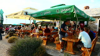 Na vidikovcu Kamenjak održan 5. Sajam lokalnih proizvoda ”Luka i igara” Na vidikovcu Kamenjak održan 5. Sajam lokalnih proizvoda ”Luka i igara”