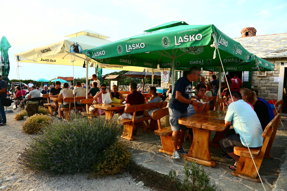 Na vidikovcu Kamenjak održan 5. Sajam lokalnih proizvoda ”Luka i igara” Na vidikovcu Kamenjak održan 5. Sajam lokalnih proizvoda ”Luka i igara”