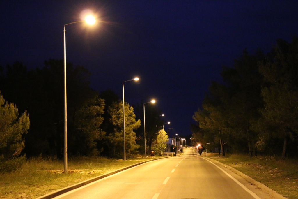 Rekonstrukcija ceste D-306 na Viru: Zasvijetlilo od Virskog mosta do centra!