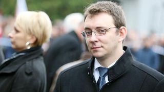 Vukovar – Dan sjecanja na zrtvu Vukovara 1991. – 2014. pod sloganom Vukovar – mjesto posebnog pijeteta. 23. je obljetnica stradavanja i zrtve Vukovara u Domovinskom ratu. Sudionici Kolone sjecanja prolaze ulicama grada do Memorijalnog groblja zrtava iz Do Vukovar – Dan sjecanja na zrtvu Vukovara 1991. – 2014. pod sloganom Vukovar – mjesto posebnog pijeteta. 23. je obljetnica stradavanja i zrtve Vukovara u Domovinskom ratu. Sudionici Kolone sjecanja prolaze ulicama grada do Memorijalnog groblja zrtava iz Do