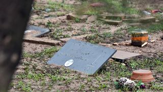 Djelatnici Nasada saniraju štetu na Gradskom groblju Zadar Djelatnici Nasada saniraju štetu na Gradskom groblju Zadar