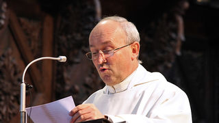 Polaganje vijenaca u more – pomorska skola