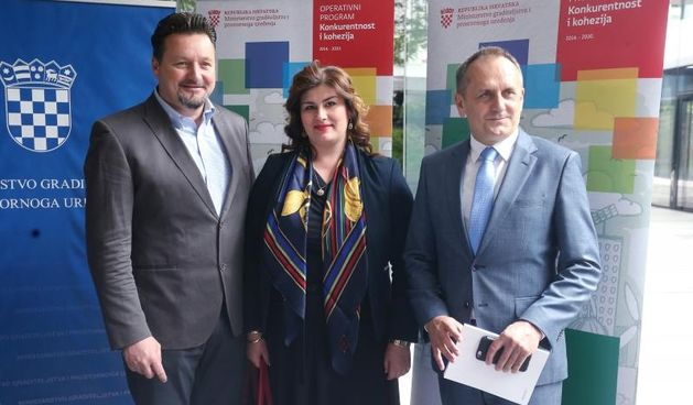 Dani otvorenih vrata EU projekata, HDZ-ov kandidat za gradonacelnika Drago Prgomet obisao je standove s ministricom Gabrijelom Zalac. Lovro Kuscevic, Gabrijela Zalac, Drago Prgomet.