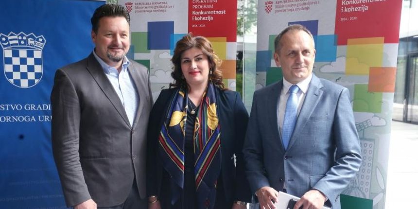 Dani otvorenih vrata EU projekata, HDZ-ov kandidat za gradonacelnika Drago Prgomet obisao je standove s ministricom Gabrijelom Zalac. Lovro Kuscevic, Gabrijela Zalac, Drago Prgomet. Dani otvorenih vrata EU projekata, HDZ-ov kandidat za gradonacelnika Drago Prgomet obisao je standove s ministricom Gabrijelom Zalac. Lovro Kuscevic, Gabrijela Zalac, Drago Prgomet.