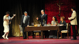 Zadar, 12.11.2012. snimio: Nenad Marčev
SATIRIČKO KAZALIŠTE KEREMPUH
Jean Poiret:
Krletka, komedija
redatelj: Krešimir Dolenčić
igraju: Ž. Königsknecht, H. Kečkeš, M. Mirković,
I. Đuričić, L. Petrušić, B. Perić, V. Čokljat,
M. Posavec Zadar, 12.11.2012. snimio: Nenad Marčev
SATIRIČKO KAZALIŠTE KEREMPUH
Jean Poiret:
Krletka, komedija
redatelj: Krešimir Dolenčić
igraju: Ž. Königsknecht, H. Kečkeš, M. Mirković,
I. Đuričić, L. Petrušić, B. Perić, V. Čokljat,
M. Posavec