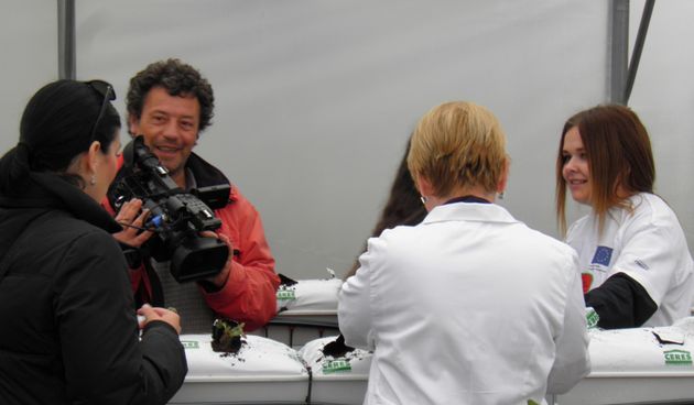 OLYMPUS DIGITAL CAMERA