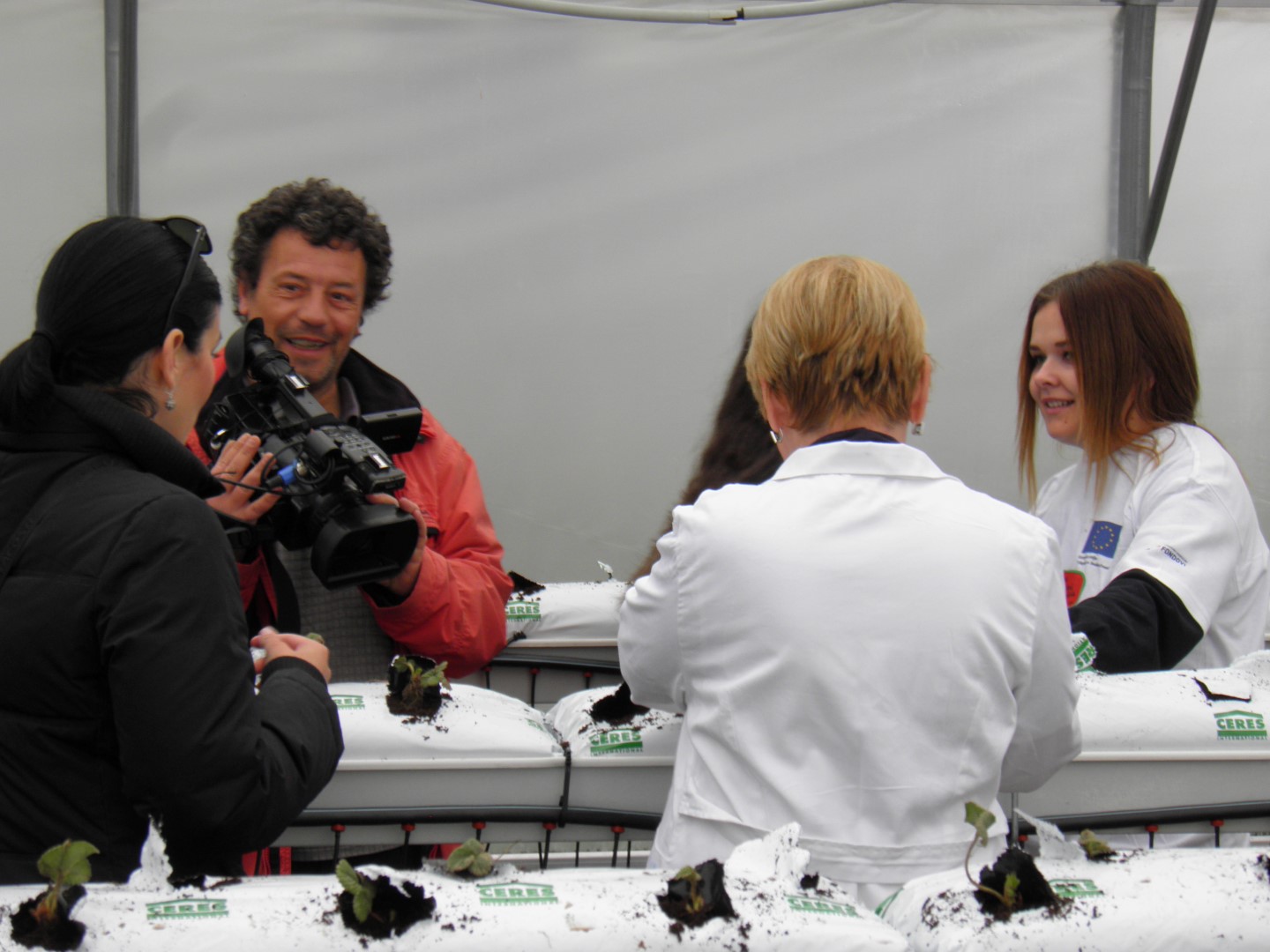 OLYMPUS DIGITAL CAMERA OLYMPUS DIGITAL CAMERA