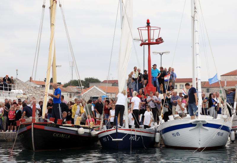 Murter: Regata “Latinsko idro” 2013, Foto: Duško Jaramaz/PIXSELL Murter: Regata “Latinsko idro” 2013, Foto: Duško Jaramaz/PIXSELL