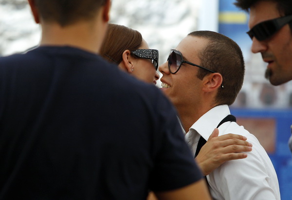 Zadar, 210809.
Danas je odrzano snimanje jedne od emisija pod nazivom Gotovcevi koja se od jeseni pocinje prikazivati na Novoj TV. Televizijske kamere pratit ce Simonu i Antu kroz svakodnevni zivot. Danas je Simona sa Markom Grubnicem obilazila zadarske d Zadar, 210809.
Danas je odrzano snimanje jedne od emisija pod nazivom Gotovcevi koja se od jeseni pocinje prikazivati na Novoj TV. Televizijske kamere pratit ce Simonu i Antu kroz svakodnevni zivot. Danas je Simona sa Markom Grubnicem obilazila zadarske d